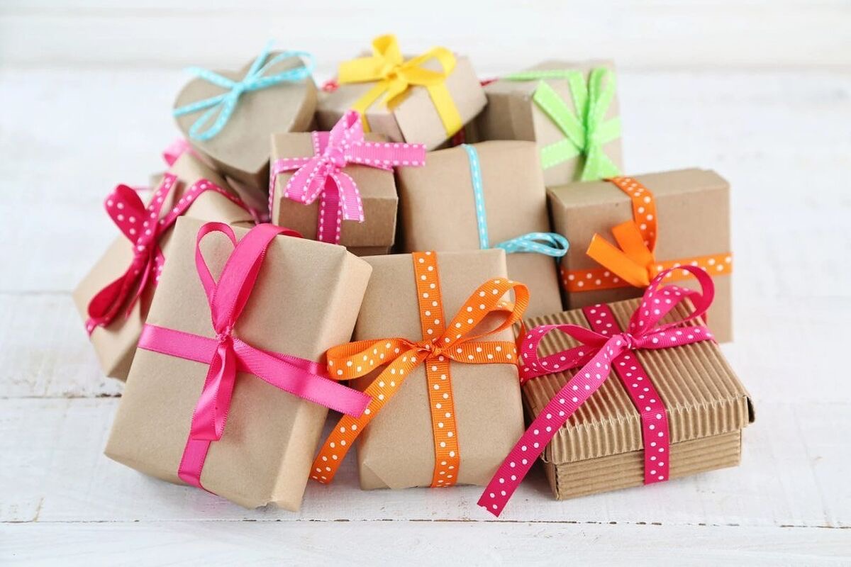 Flying With Wrapped Gifts? Why TSA May Unwrap Them